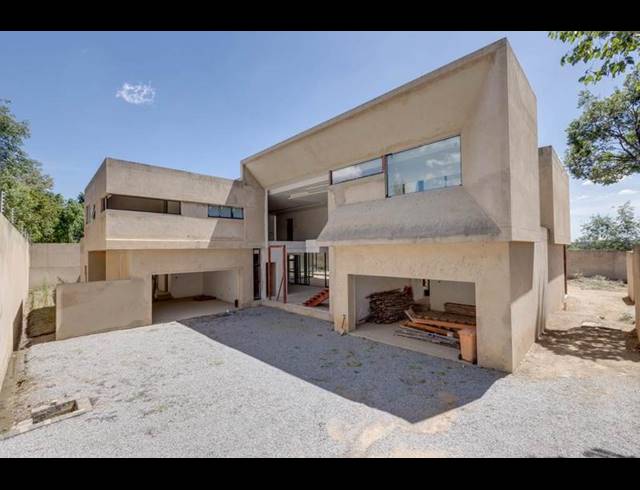 5 BEDROOM HOUSE FOR SALE IN HURLINGHAM